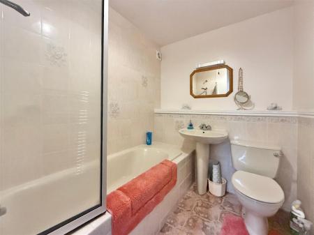 Bathroom.JPG