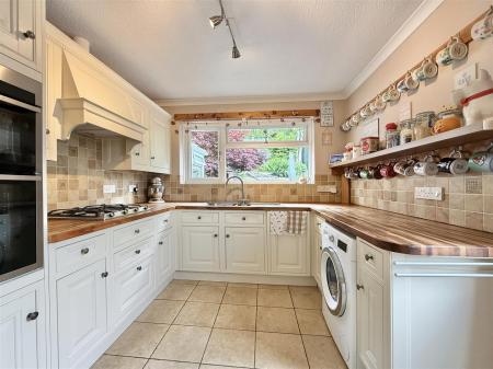 Kitchen_.jpeg
