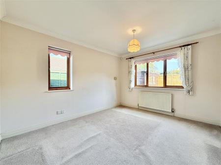 Bedroom 1.jpg