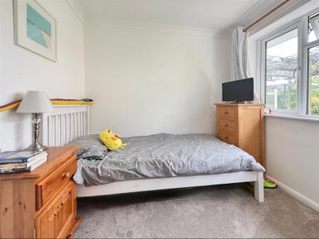 Bed 4.JPG
