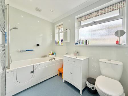 Bathroom.JPG