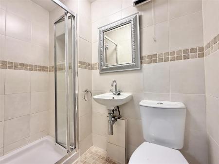 Bedroom 3 Ensuite.jpg