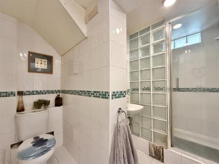 Bedroom 3 Ensuite.jpg