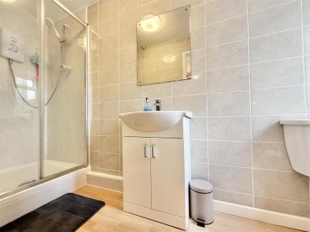 Shower Room.jpg