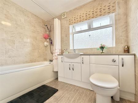 Family Bathroom.jpg