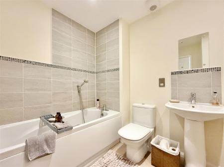 Family Bathroom.JPG