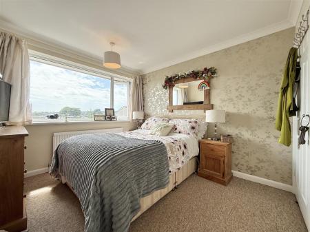 Bedroom 2.JPG