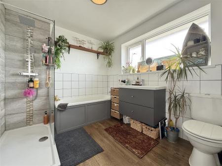 Bathroom .JPG
