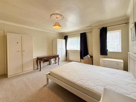 Bedroom 1.jpeg