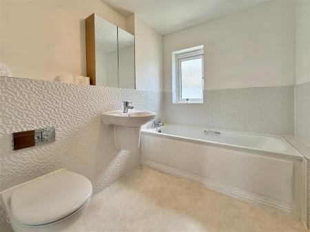 Bathroom.JPG
