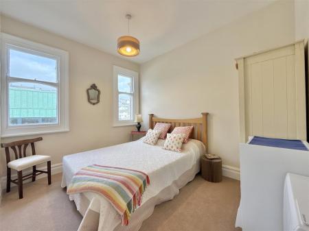 Bedroom 1.jpg