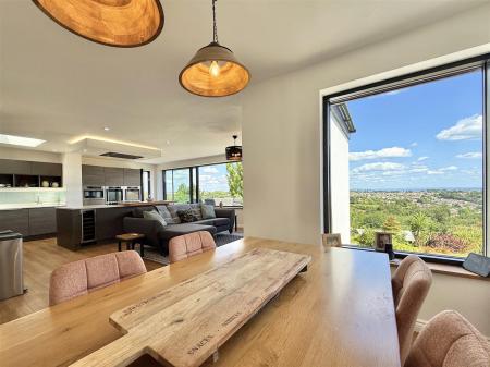 Dining Area.jpg