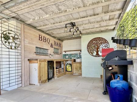 Outdoor Kitchen.jpg