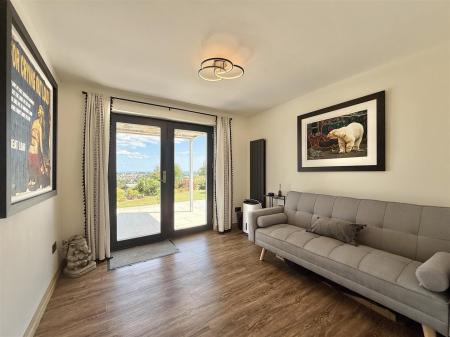 Bedroom 4.jpg