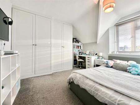 Bedroom 1.JPG