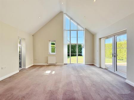 Vaulted Ceiling.JPG