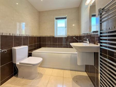 Family Bathroom.JPG