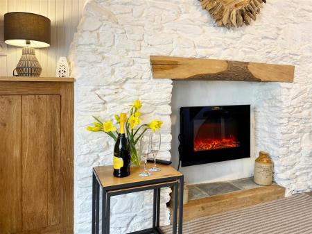 Fireplace2.JPG