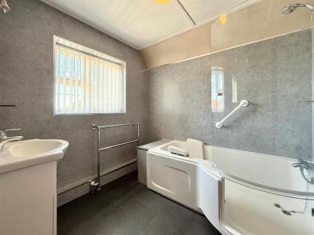 Bathroom.JPG