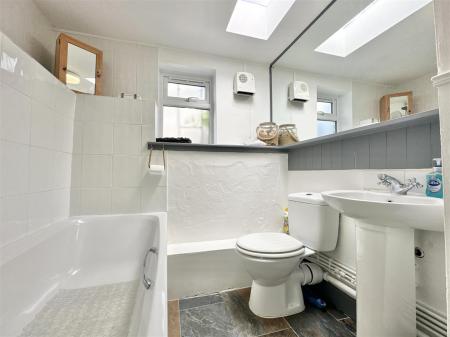 Family Bathroom.jpg