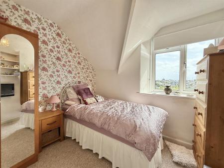 Bed 3.JPG