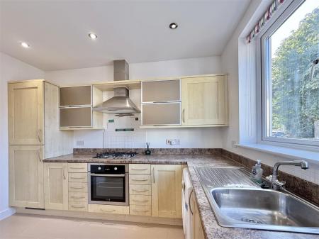Kitchen (2).jpg