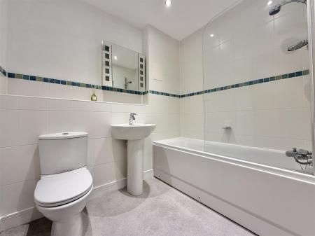 Family Bathroom.jpg