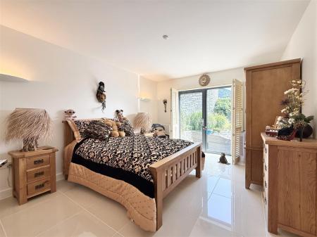 Bedroom_2.jpeg