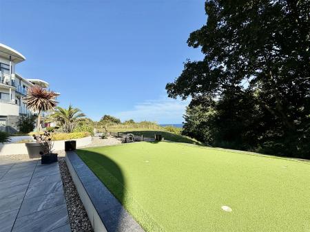 Putting Green.jpg
