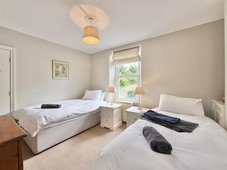 Four Decks - Bedroom  2.jpg