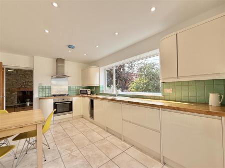 Kitchen_.jpeg