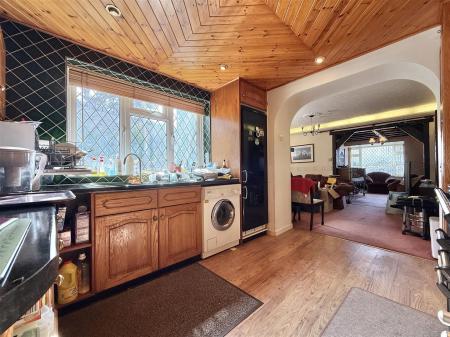 Kitchen_.jpg