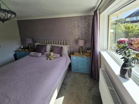 Bedroom_1.jpg