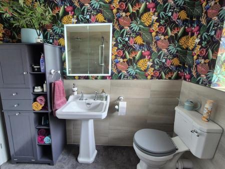 Shower Room.jpg