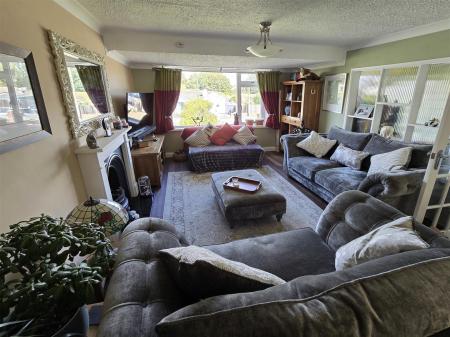 Living  Room..jpg