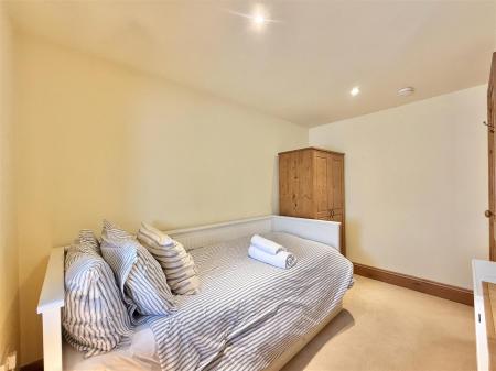 Bedroom  2.jpg