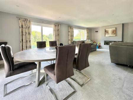 Dining Area.JPG