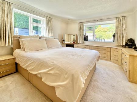 Bedroom 1.JPG
