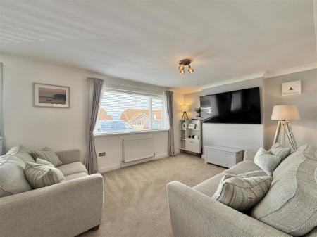 Lounge  Dining Room.jpg