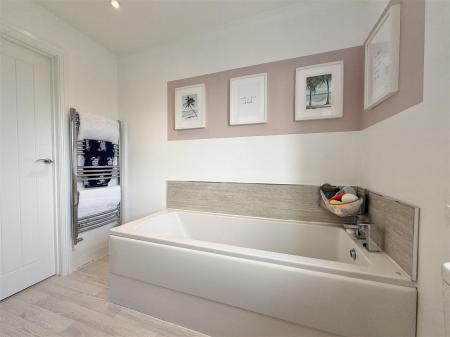 Family Bathroom.jpg