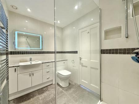 Bed 1 Shower.JPG