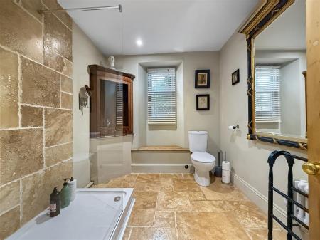 Guest Shower.JPG
