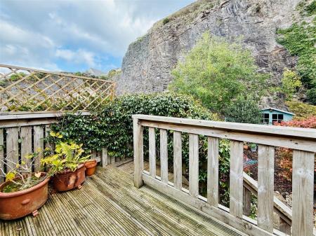 Deck into garden.JPG