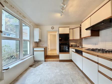 Flat 1 - Kitchen.jpg