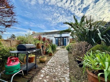 Garden Towards Rear Elevation.JPG