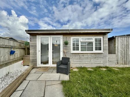 Garden Studio In Front Garden.JPG