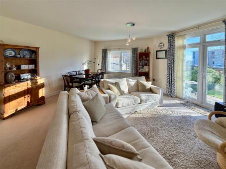 Lounge Towards Dining Area.JPG