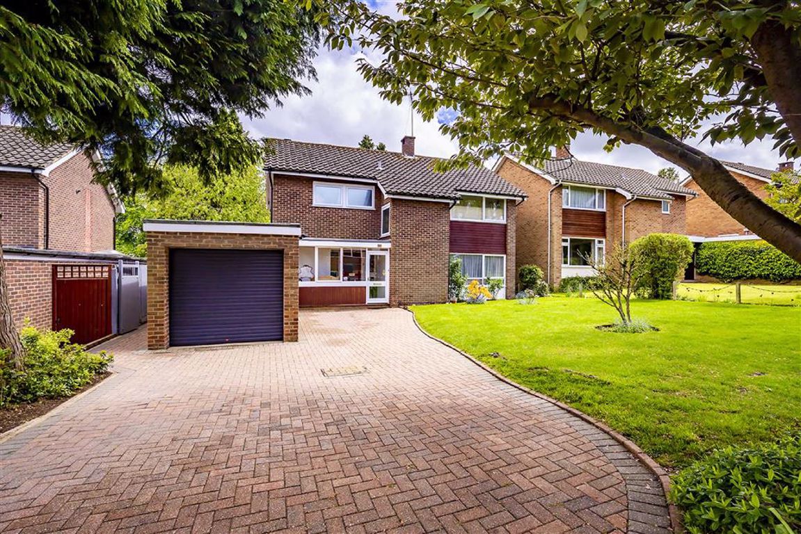 4 bedroom Detached House for sale in Harpenden