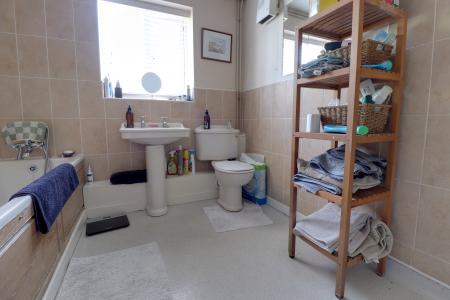 Bath/Wet Room