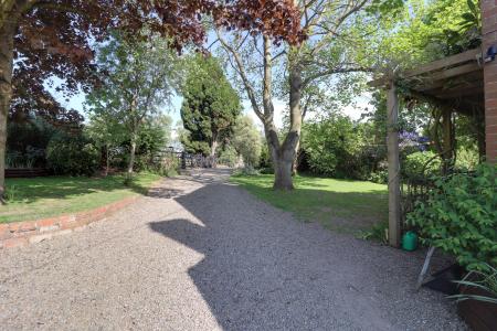 2nd Driveway/Garden Area